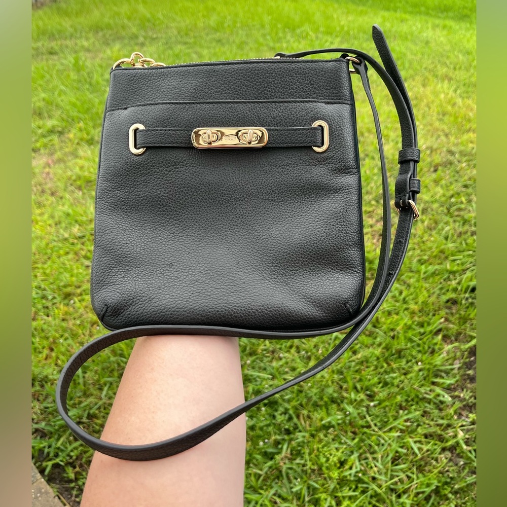 EUC Coach Swagger Black Slender Swingpack Crossbody